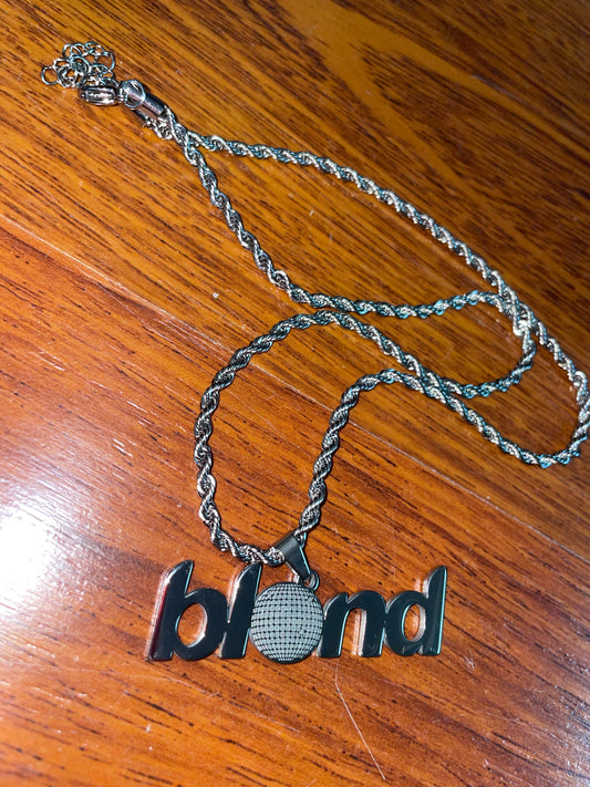 BLOND GLOBE STAINLESS CHAIN PENDANT